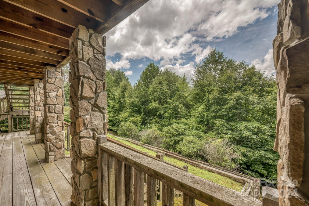 184 Dover Ln Spruce Pine, NC 28777