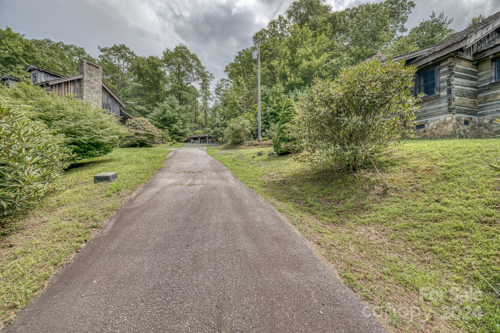 184 Dover Ln Spruce Pine, NC 28777