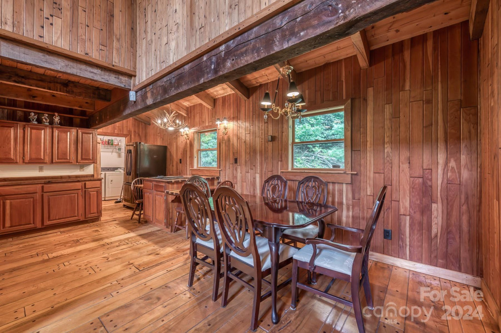 184 Dover Ln Spruce Pine, NC 28777