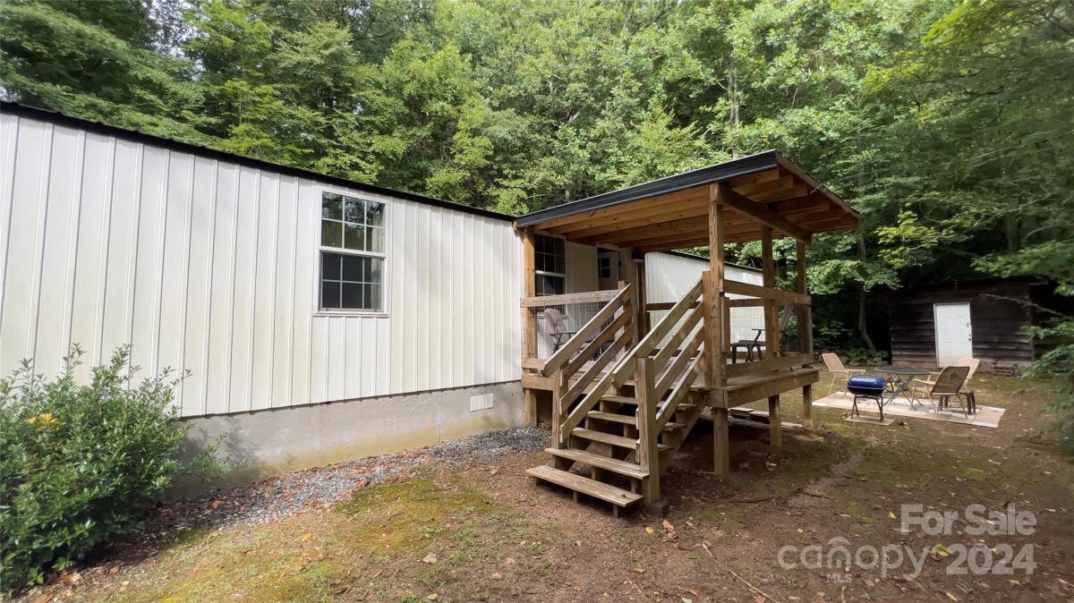 1019 Hudlin Gap Rd Pisgah Forest, NC 28768