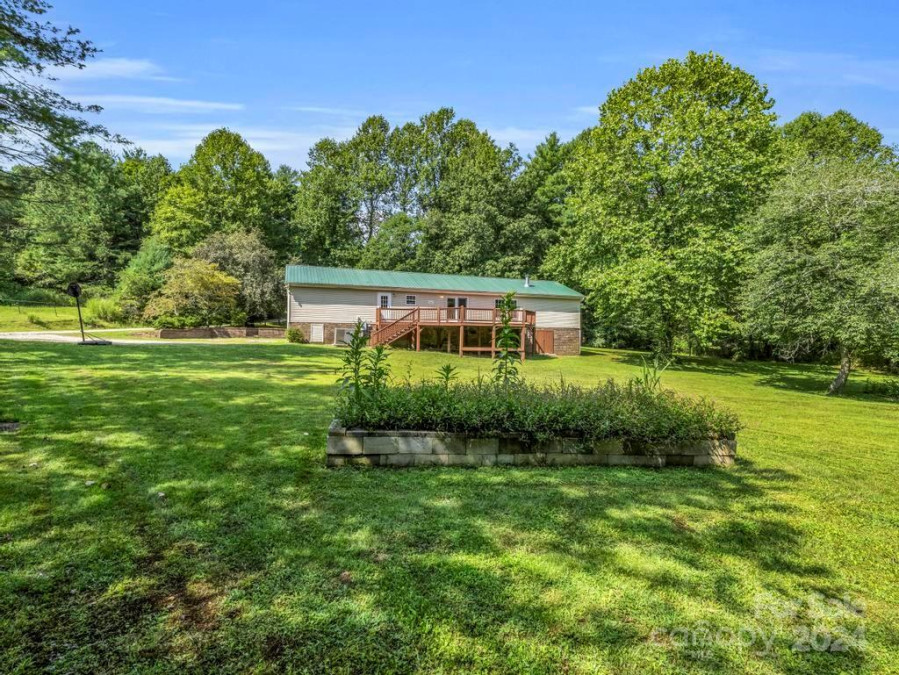 23 Leafwood Ln Zirconia, NC 28790