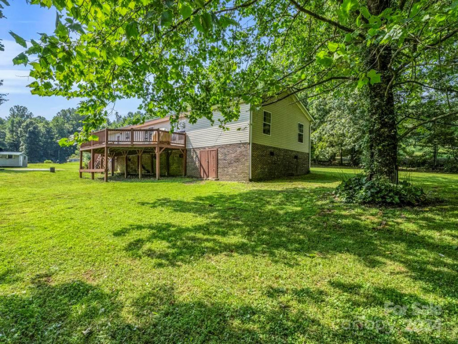 23 Leafwood Ln Zirconia, NC 28790