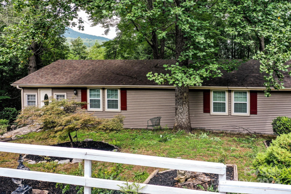 297 Chimney Cliffs Dr Lake Lure, NC 28746