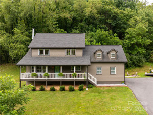 144 Golf Course Rd Waynesville, NC 28786