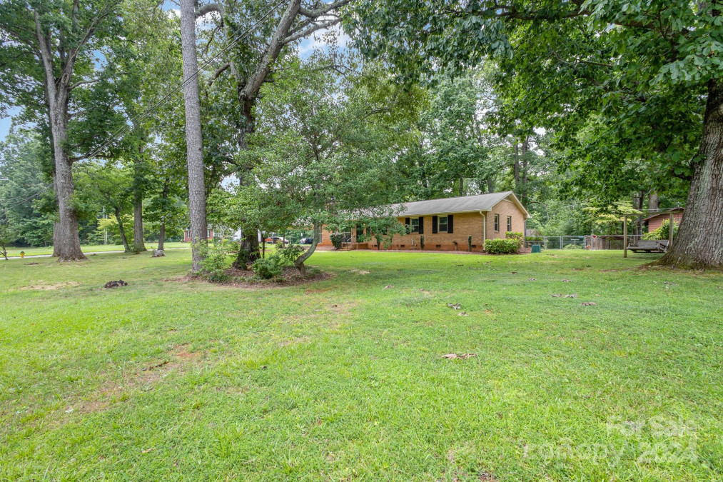 1022 Linwood Rd Kings Mountain, NC 28086