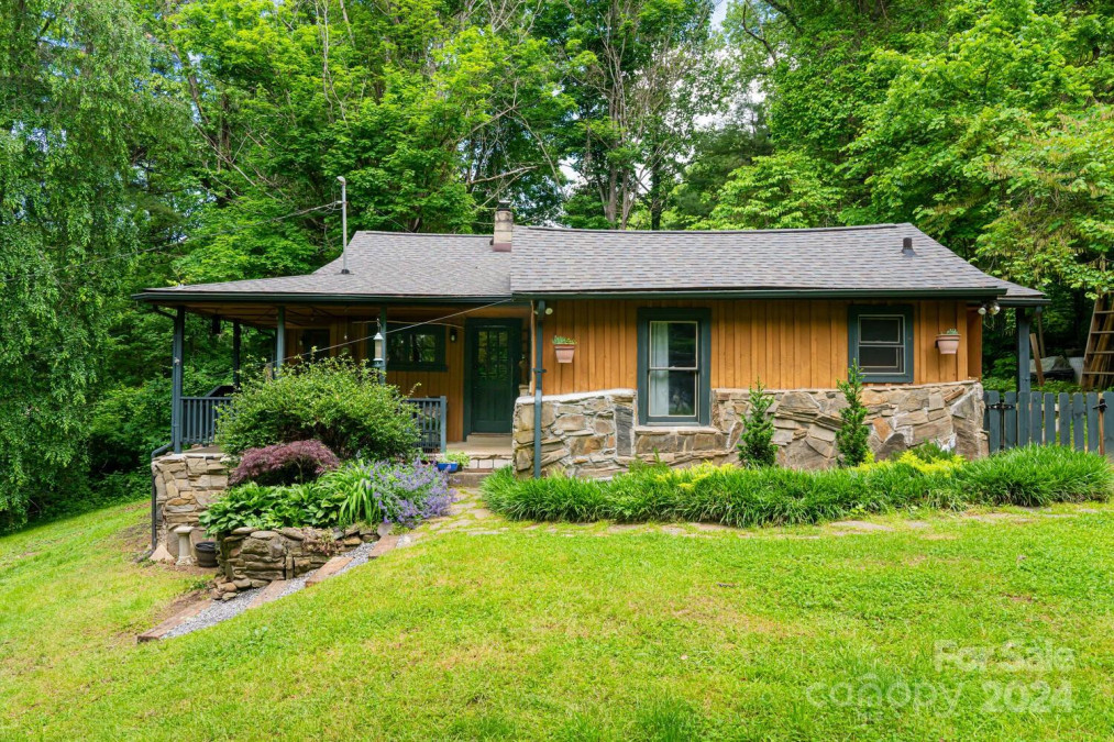 12 Laurel Ter Asheville, NC 28804