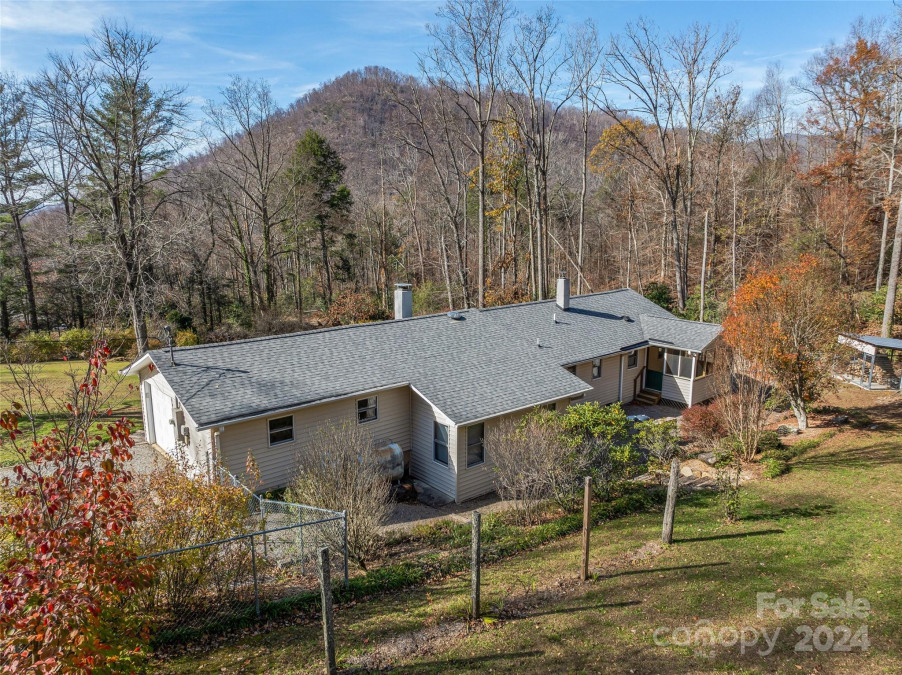 128 Summer Haven Rd Swannanoa, NC 28778