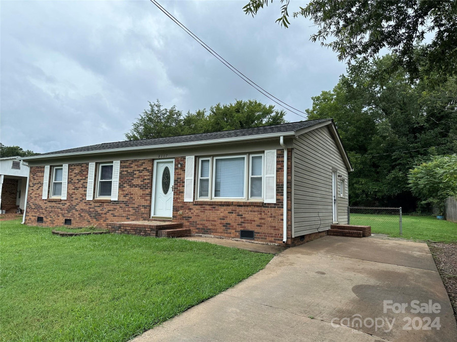 2307 Dallas Stanley Hw Stanley, NC 28164