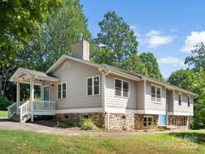 523 Pond Rd Asheville, NC 28806