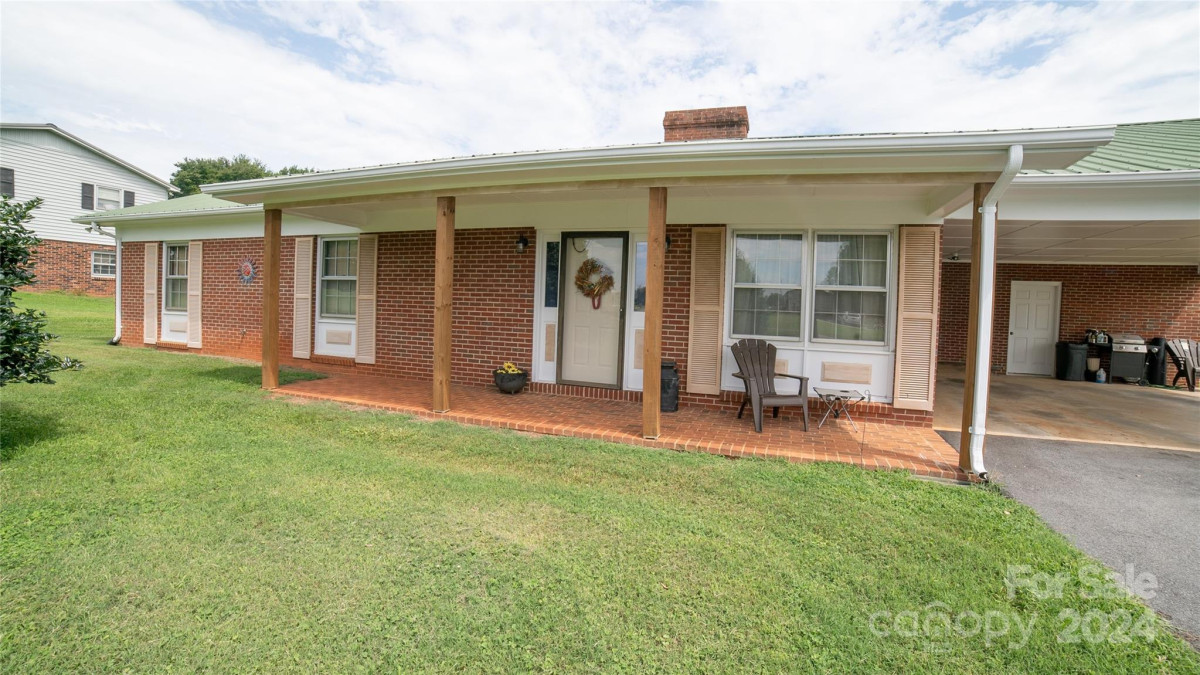 4561 Horseshoe Bend Rd Hudson, NC 28638