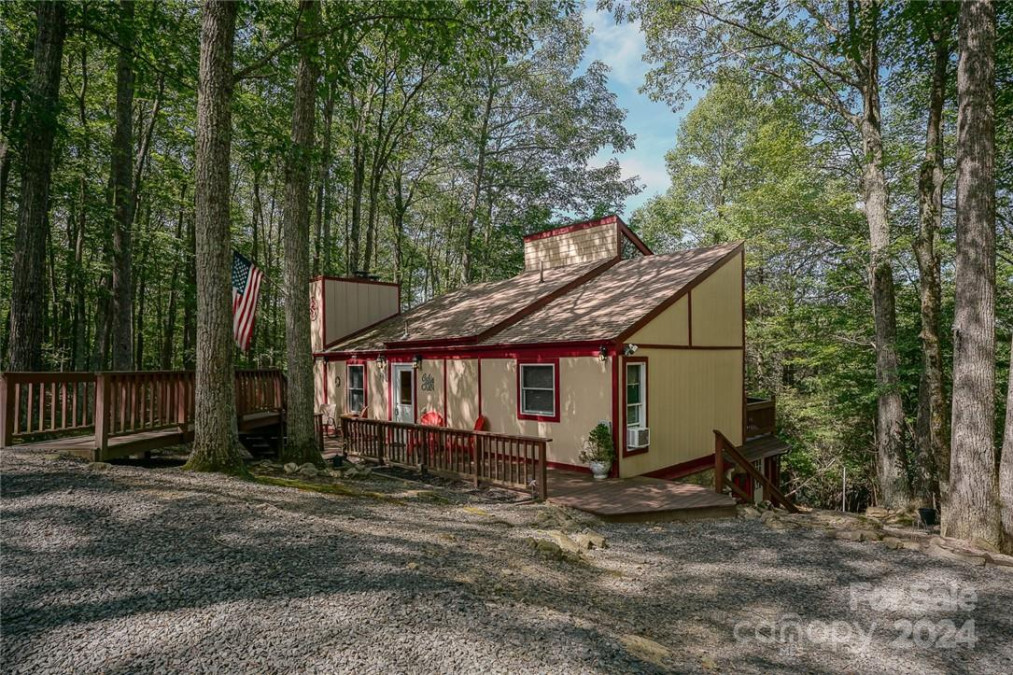 731 Pine Ridge Rd Beech Mountain, NC 28604