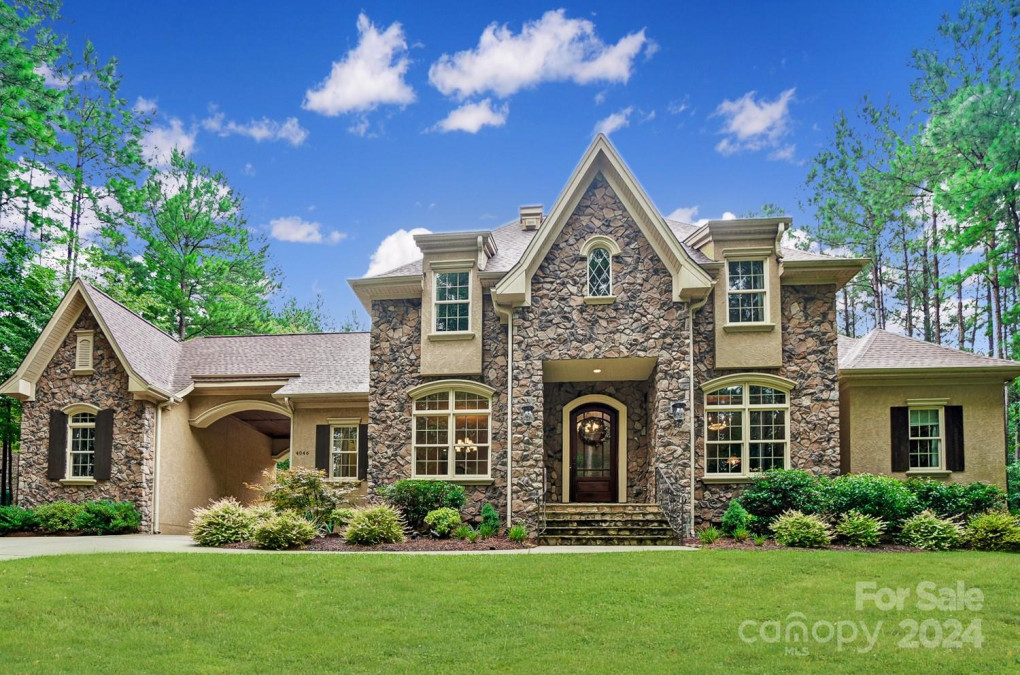 4046 Country Overlook Dr Fort Mill, SC 29715