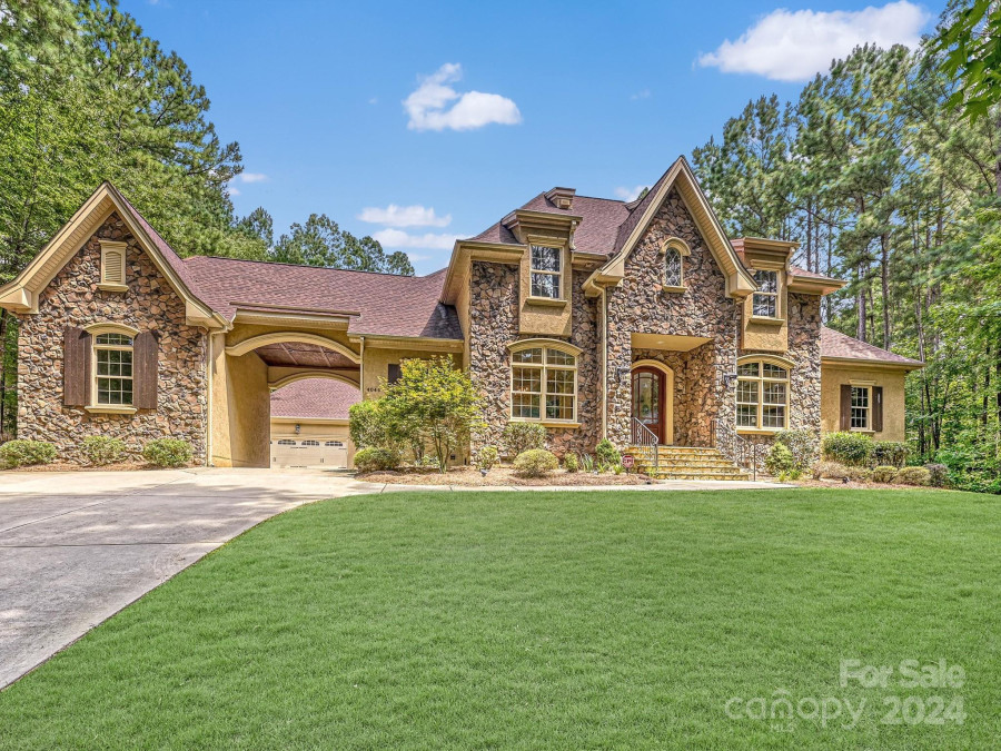 4046 Country Overlook Dr Fort Mill, SC 29715