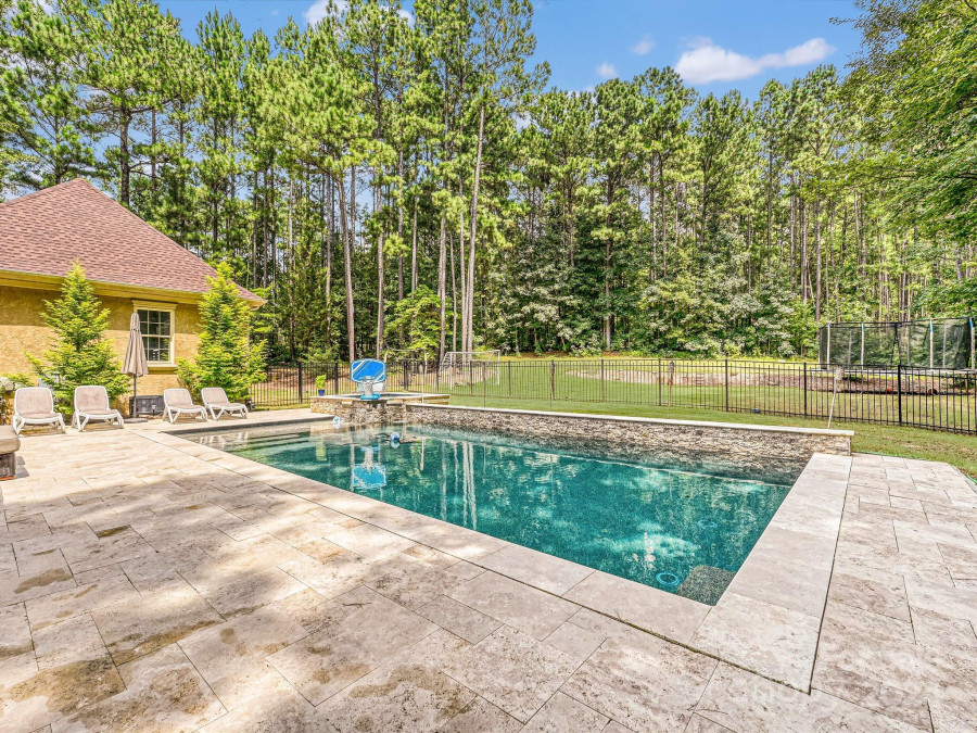 4046 Country Overlook Dr Fort Mill, SC 29715