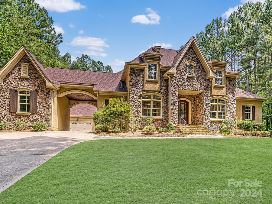 4046 Country Overlook Dr Fort Mill, SC 29715