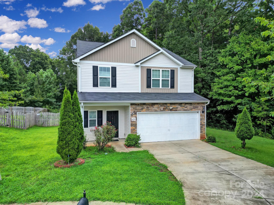 6204 Springbeauty Dr Charlotte, NC 28227