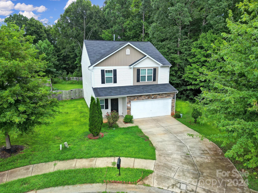 6204 Springbeauty Dr Charlotte, NC 28227