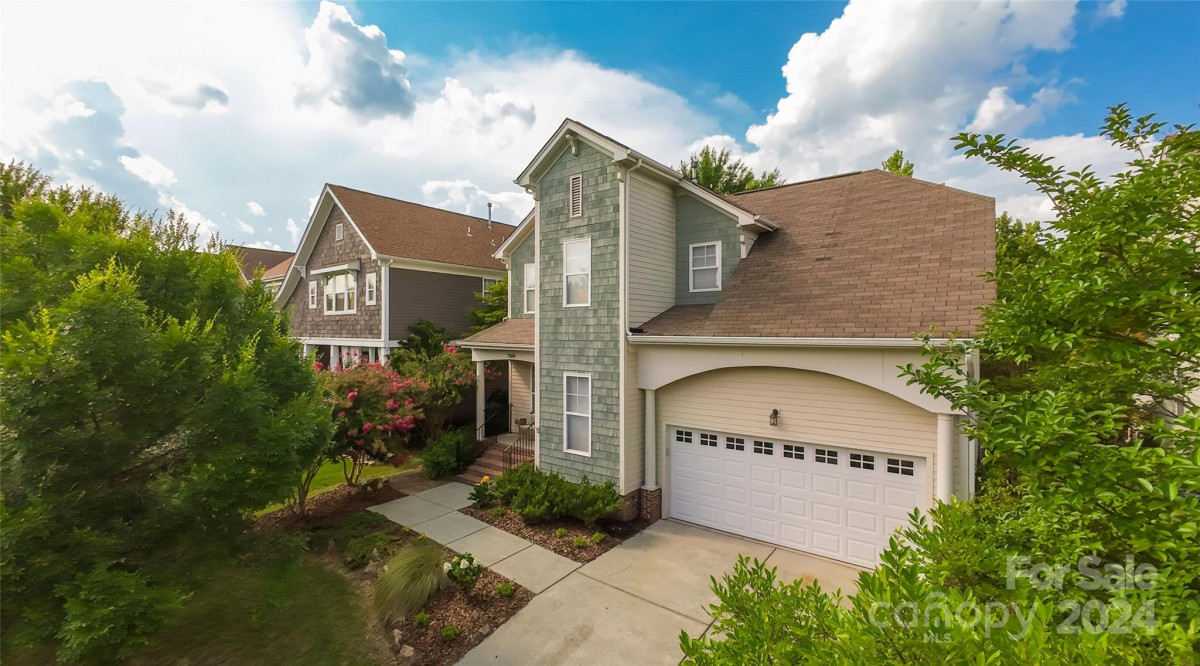 7569 Thorn Creek Ln Tega Cay, SC 29708