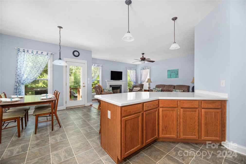 7569 Thorn Creek Ln Tega Cay, SC 29708