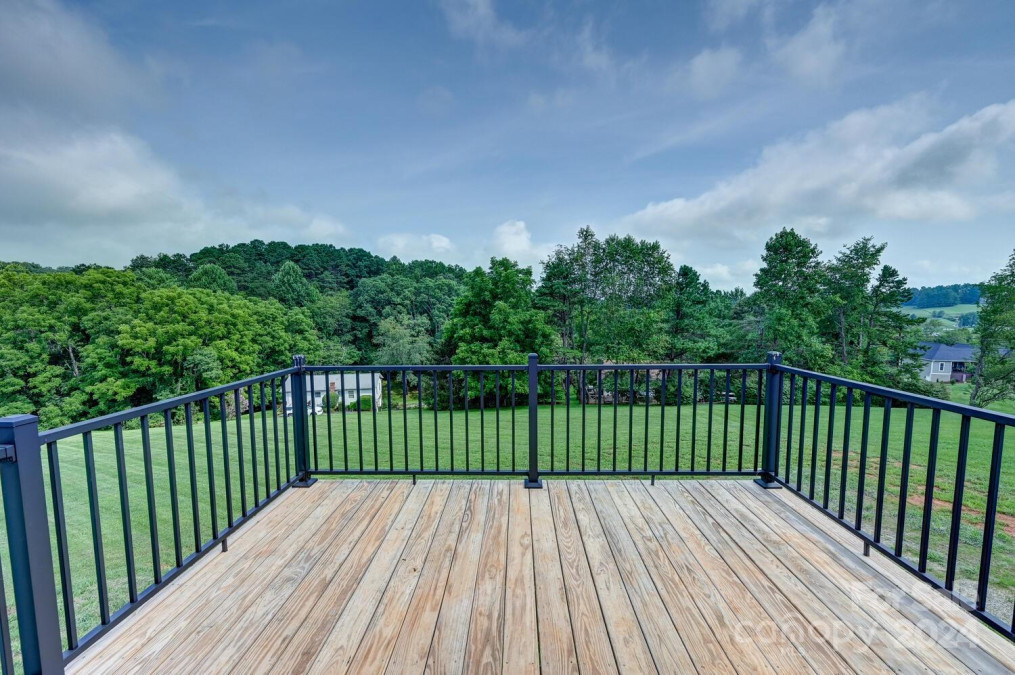 35 Overlook Dr Leicester, NC 28748