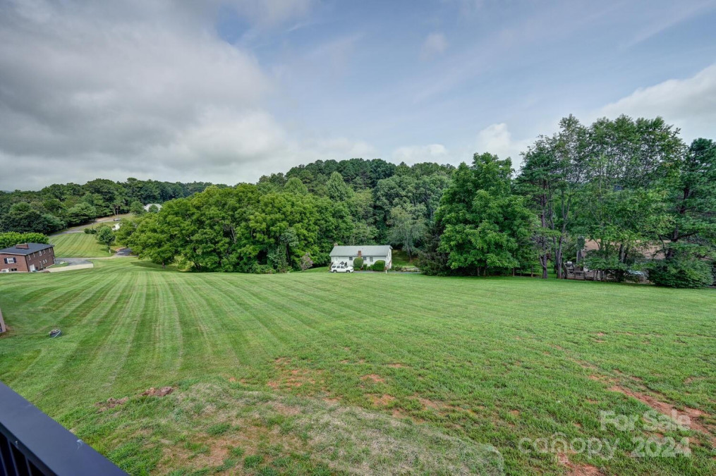 35 Overlook Dr Leicester, NC 28748