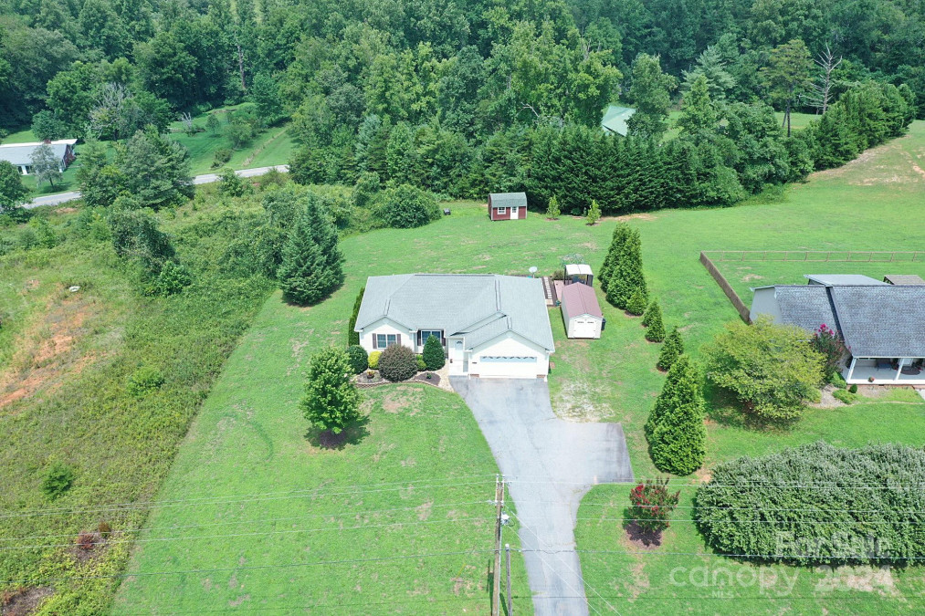 2481 Taylorsville Rd Lenoir, NC 28645