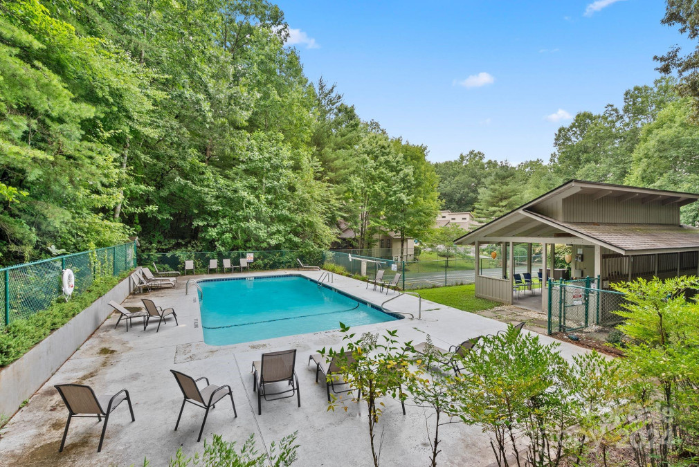 3 Azalea Ter Asheville, NC 28803