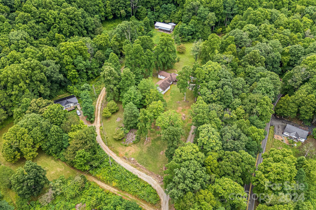 70 Landis Ln Burnsville, NC 28714