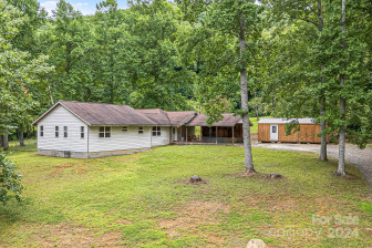 70 Landis Ln Burnsville, NC 28714