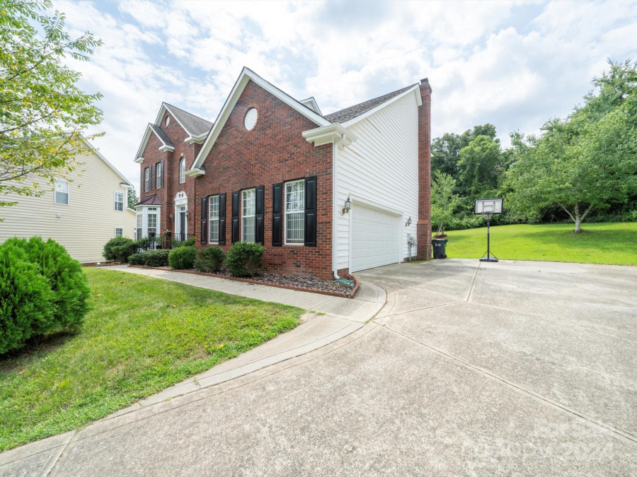 4404 Rock Stream Dr Charlotte, NC 28269