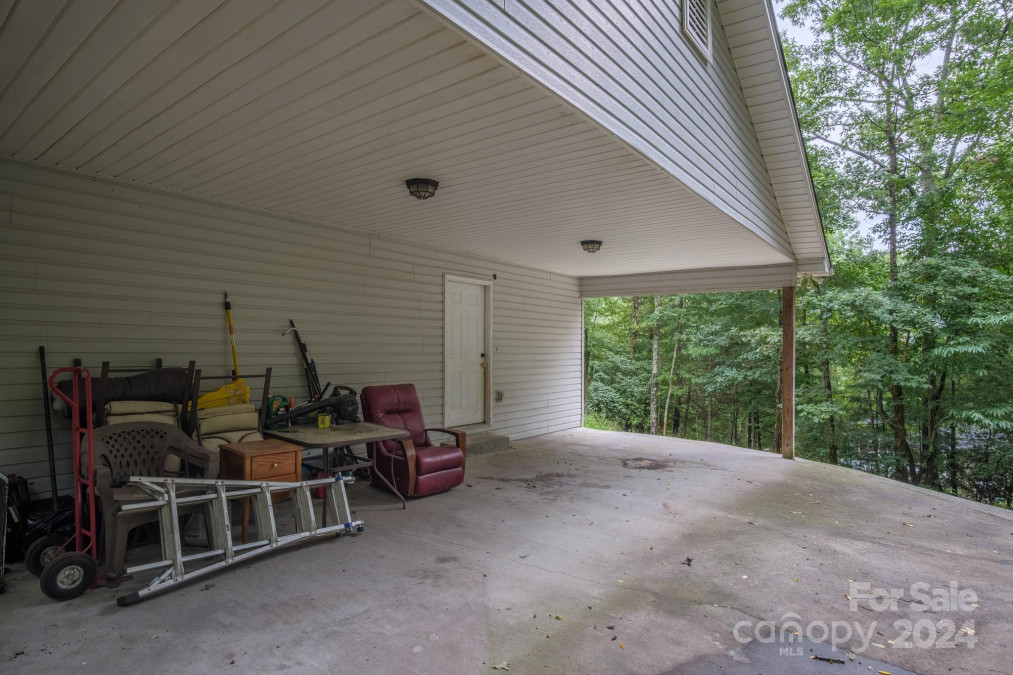 39 Sherwood Village Ln Brevard, NC 28712