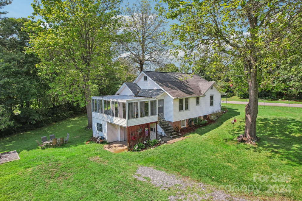 438 Hazel Mill Rd Asheville, NC 28806