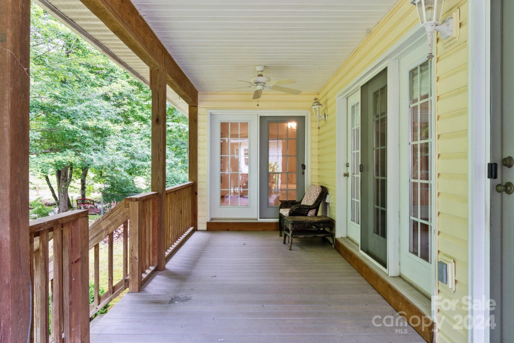 118 Whitewater Dr Maggie Valley, NC 28751