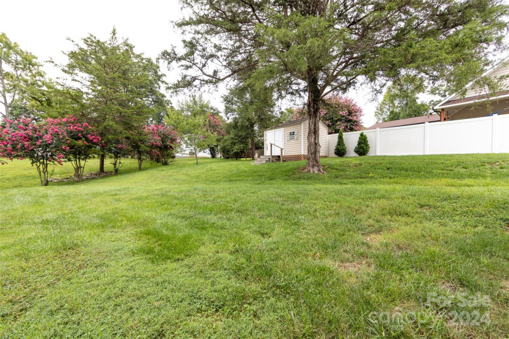 1544 Daybreak Rd Kannapolis, NC 28081