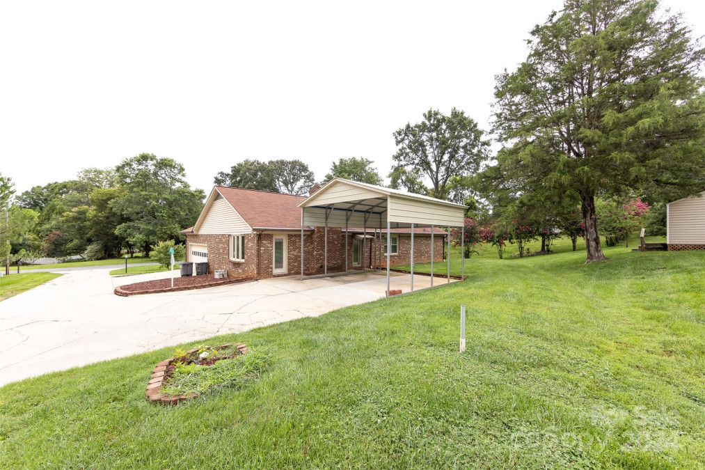 1544 Daybreak Rd Kannapolis, NC 28081