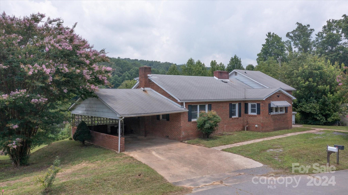 69 Baptist Side Rd Old Fort, NC 28762