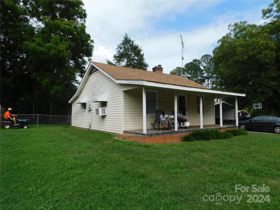 273 Hilltop Rd Lincolnton, NC 28092