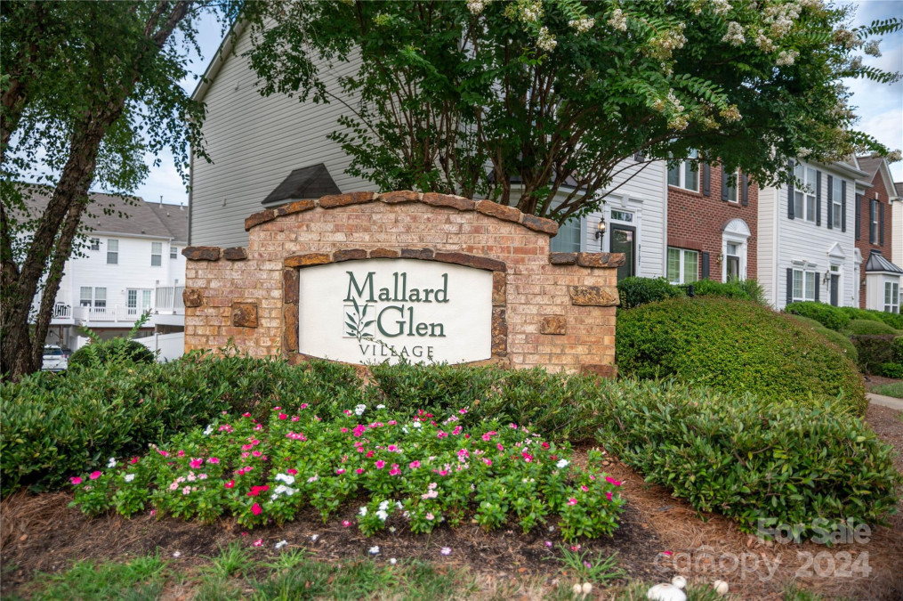 9805 Mallard Glen Dr Charlotte, NC 28262