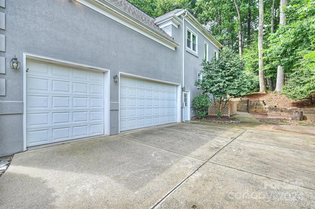 3911 Cambridge Hill Ln Charlotte, NC 28270