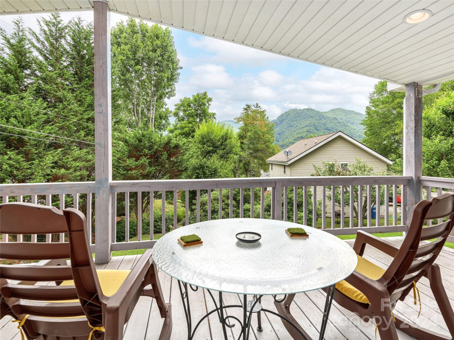 330 Johnson Branch Rd Maggie Valley, NC 28751