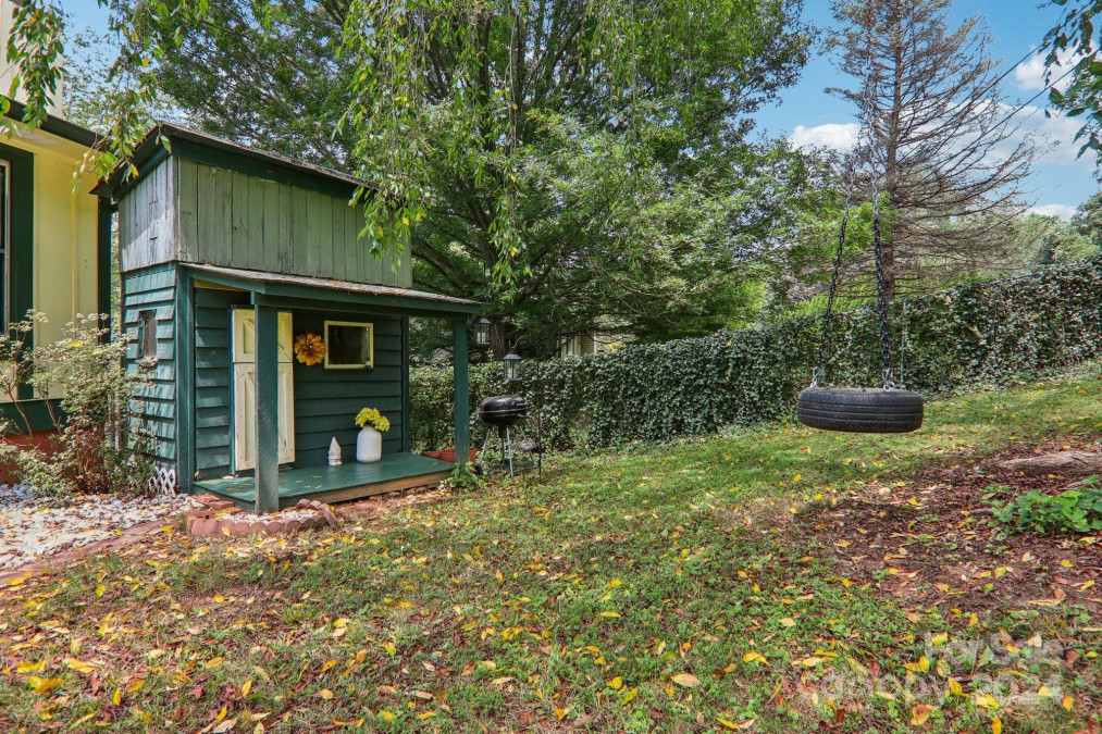 26 Melton Road Extension Candler, NC 28715