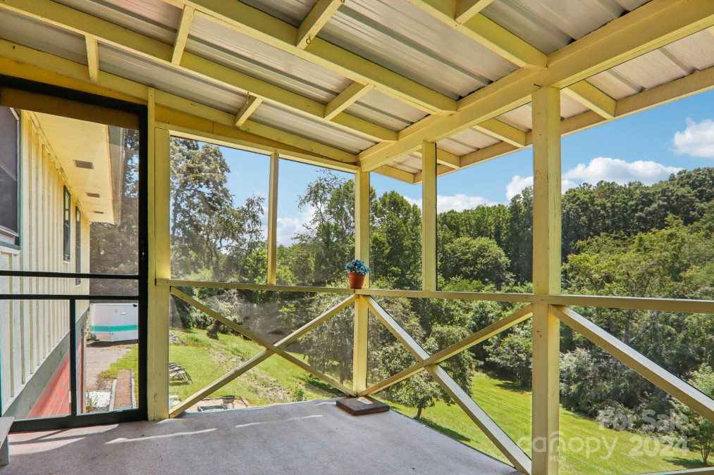 26 Melton Road Extension Candler, NC 28715