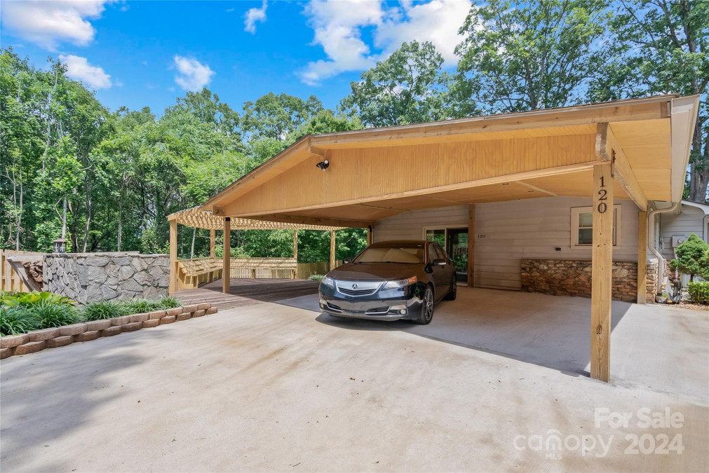 120 Oak Trails Ps Leicester, NC 28748