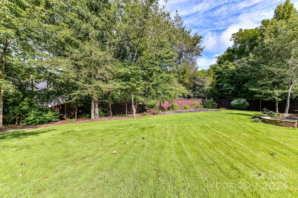 888 Craigmont Ln Concord, NC 28027