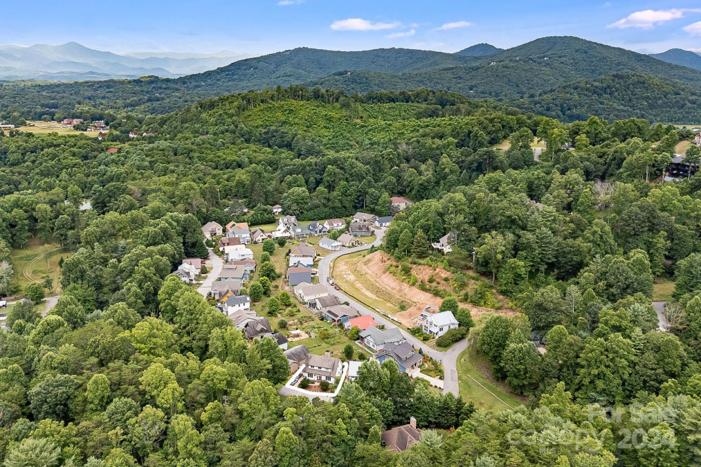 44 Destination Dr Asheville, NC 28806