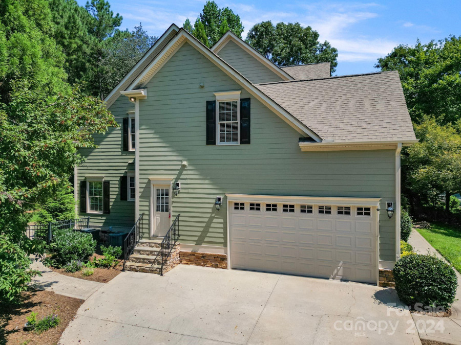 2251 Capes Cove Dr Sherrills Ford, NC 28673