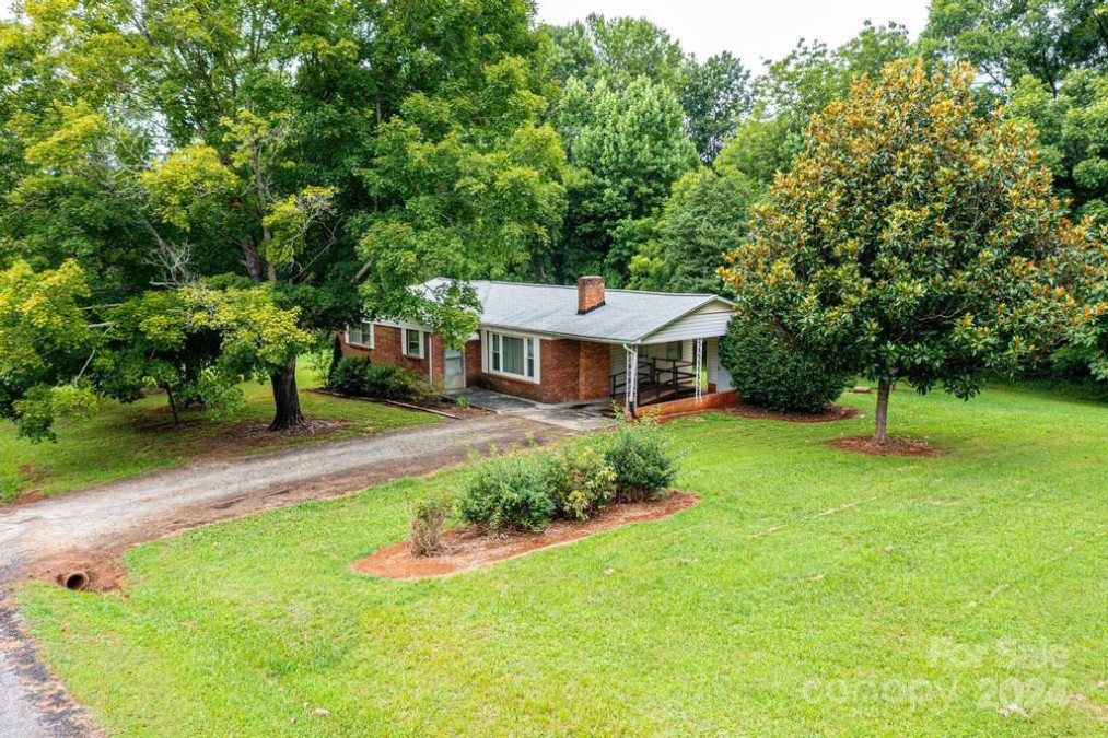 1642 Morningside Dr Newton, NC 28658