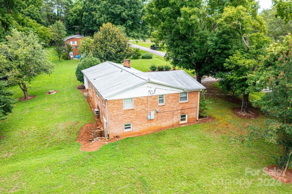 1642 Morningside Dr Newton, NC 28658