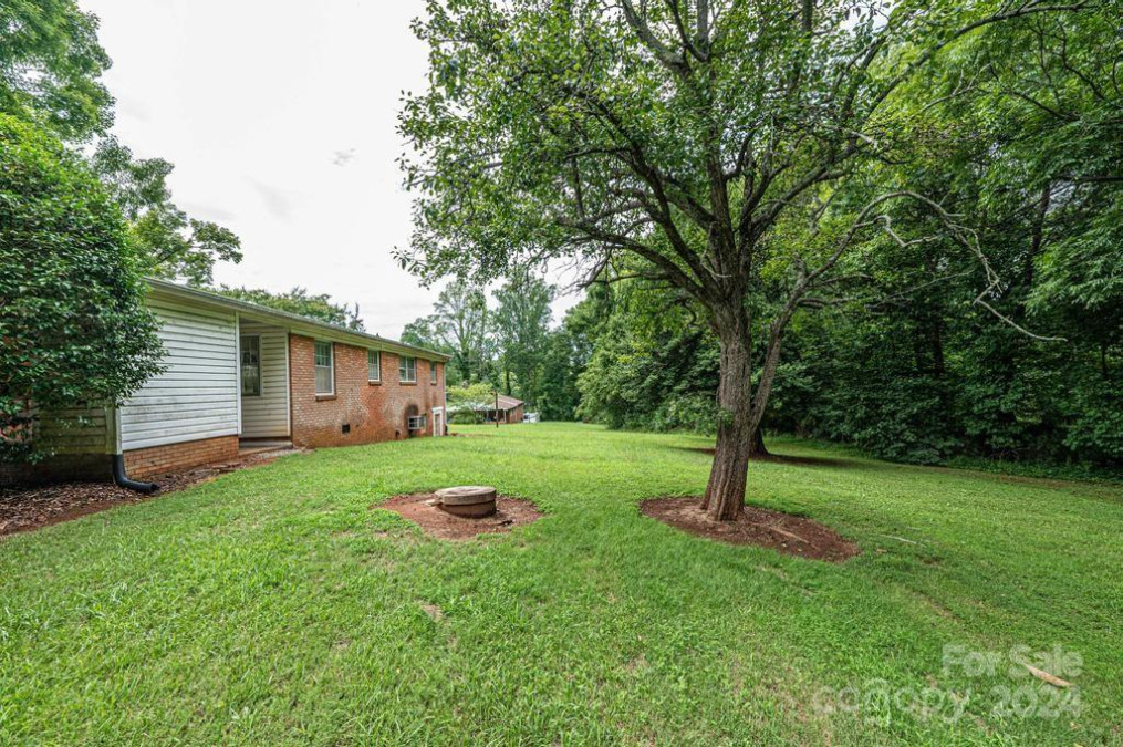 1642 Morningside Dr Newton, NC 28658