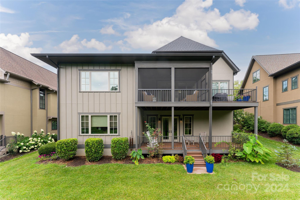 83 Chantilly Dr Asheville, NC 28804